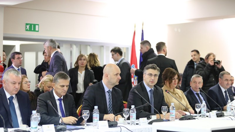 Dosad ugovoreno 8,5 mlrd. kuna, još je 10 mlrd. iz ove financijske perspektive EU na raspolaganju slavonskim županijama